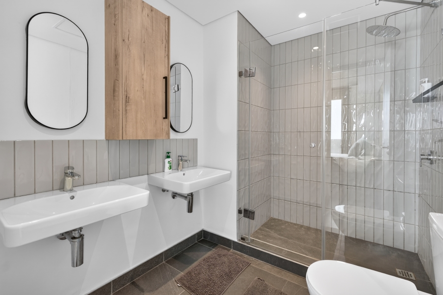 2 Bedroom Property for Sale in Sea Point Western Cape
